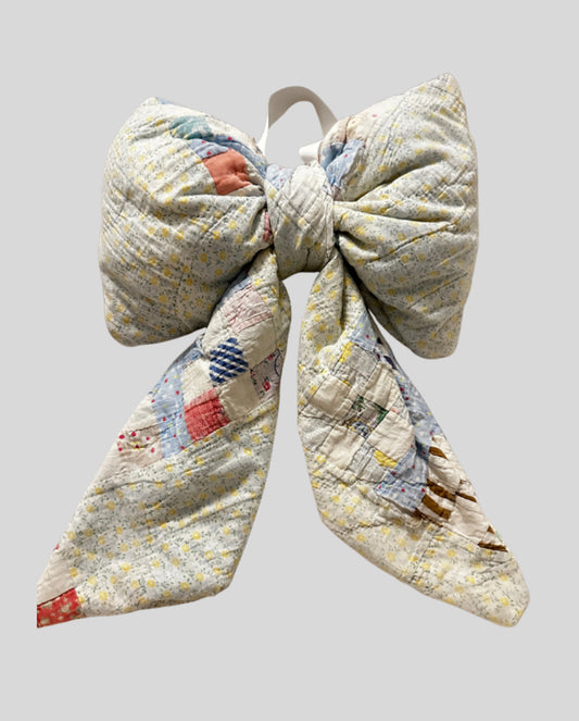 Large tattered Quilted Bow