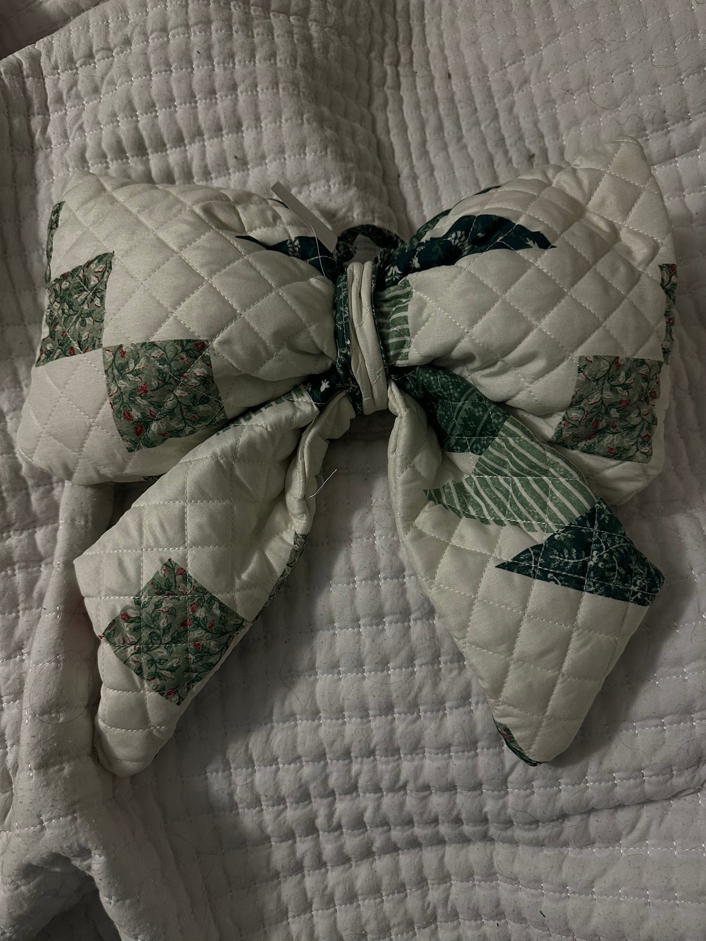 Large quilted Christmas Bow