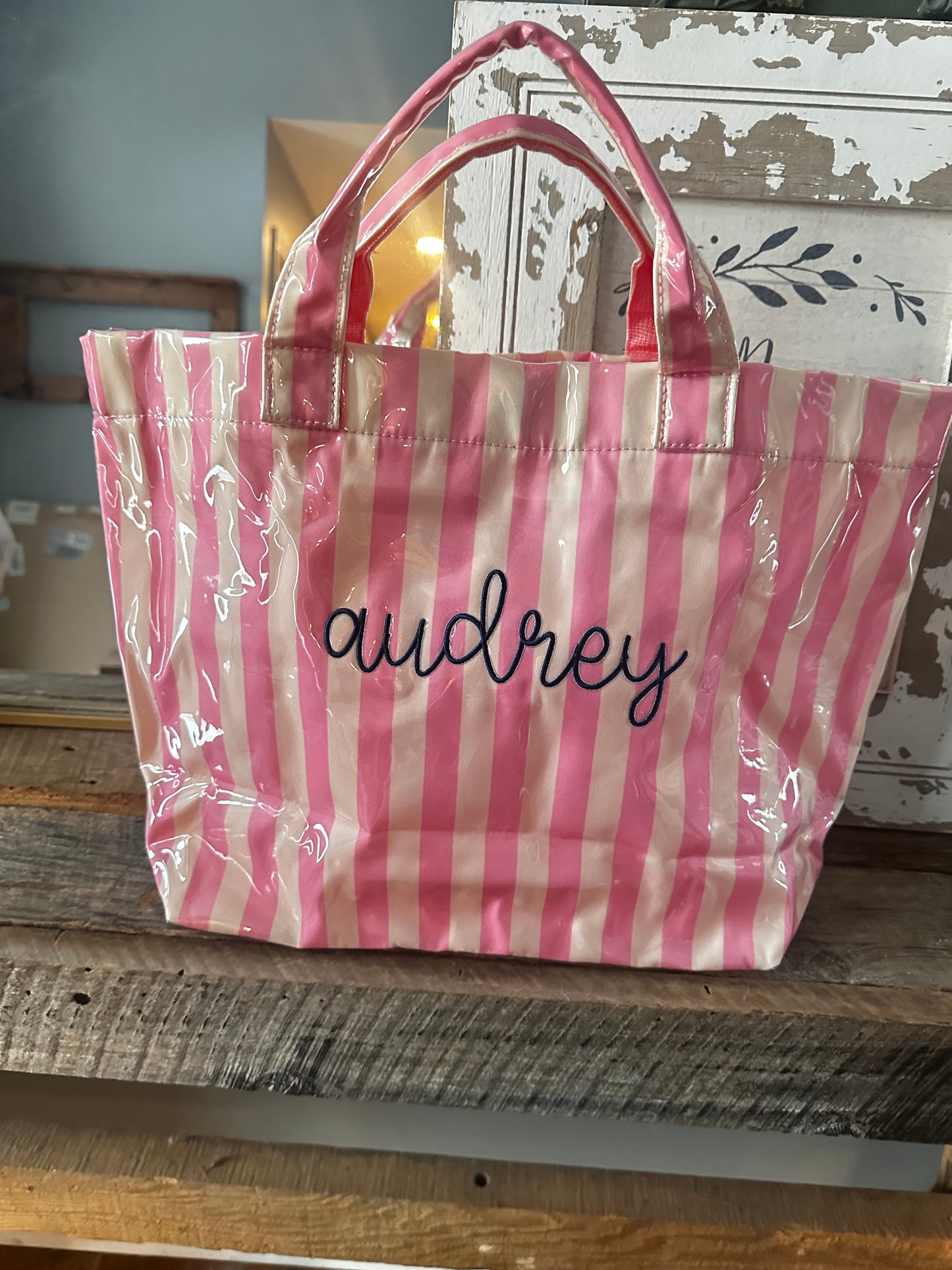 Embroidered Wipable tote bag