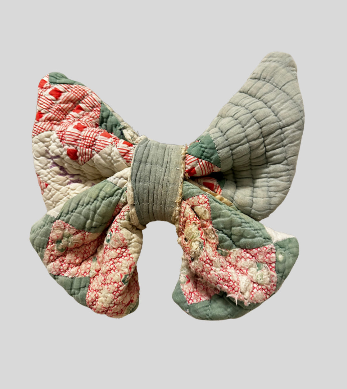 Small tattered Quilted Bow