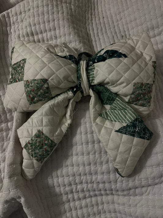 Large quilted Christmas Bow